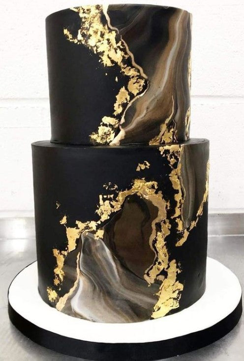 Special promo order for Black Gold Fondant 5&7", 20 macarons, 12 cupcakes and 20 cream puffs.